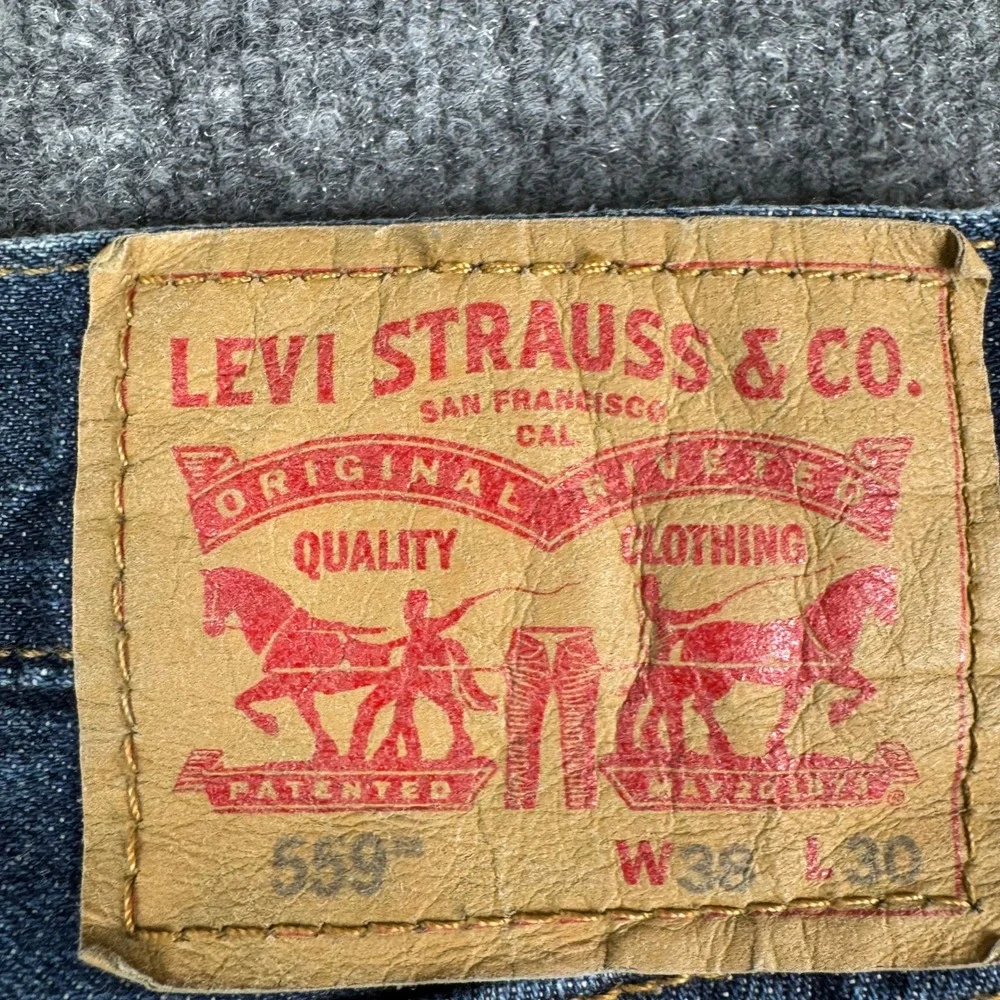 Levi's Jeans Mens Size 38x30 Blue 559 Relaxed Straight Leg Denim Casual Good